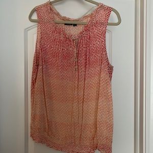 Cute printed tank with buttons